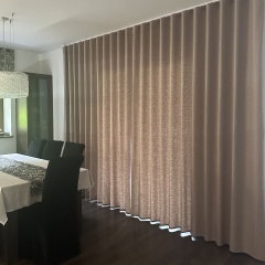 Moderner einfarbiger Vorhang, matt, in Beige mit einem Hauch von Rosa, b&uuml;gelfrei
