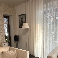 Eleganter beiger Leinenvorhang aus natürlichem Leinen