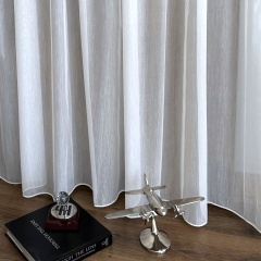 Sch&ouml;ne glatte Gardine - Raffinesse und Stil in jedem Interieur