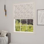 Modernes Raffrollo in naturmattem Design mit Blumenmuster