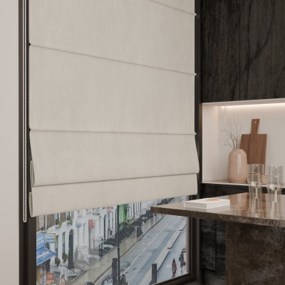 Modernes Raffrollo in mattem glattem Beige
